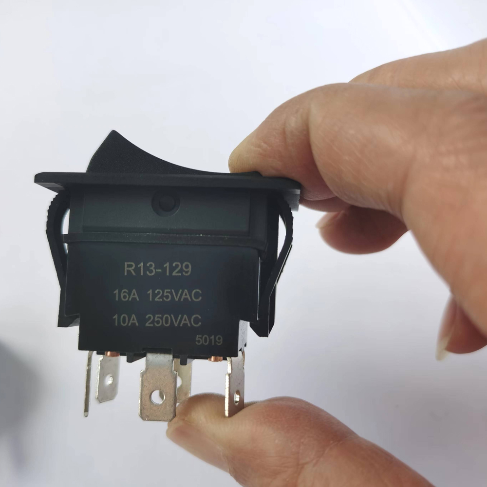 R13-129 4ピン 6ピン 125/250V 16A ( - Power Tools Electrical のレビューと価格